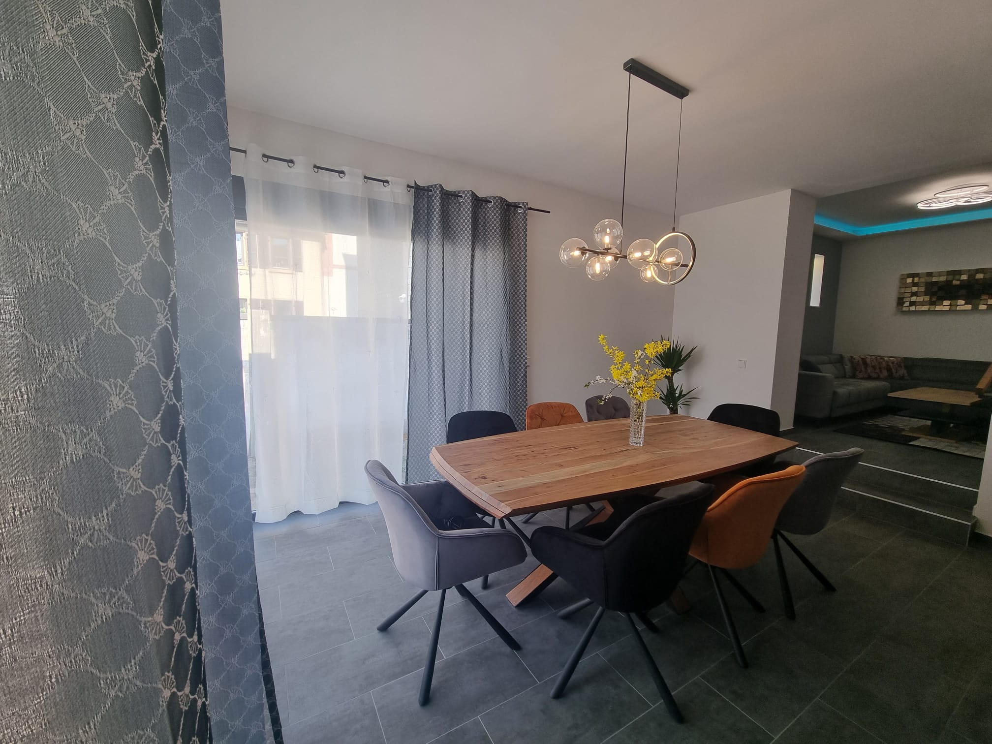 Innen- und Außensanierung 12